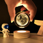 Lámpara de Luna Galáctica en Cristal 3D